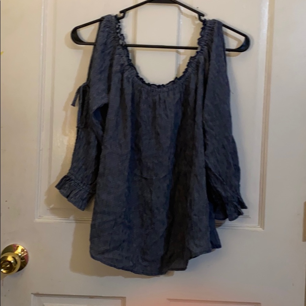 Off-shoulder AE top